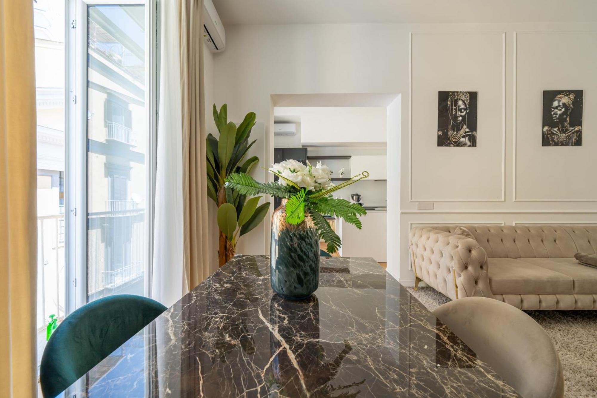 Aristocrat Chiaia Bridge Apartment Napoli Ngoại thất bức ảnh
