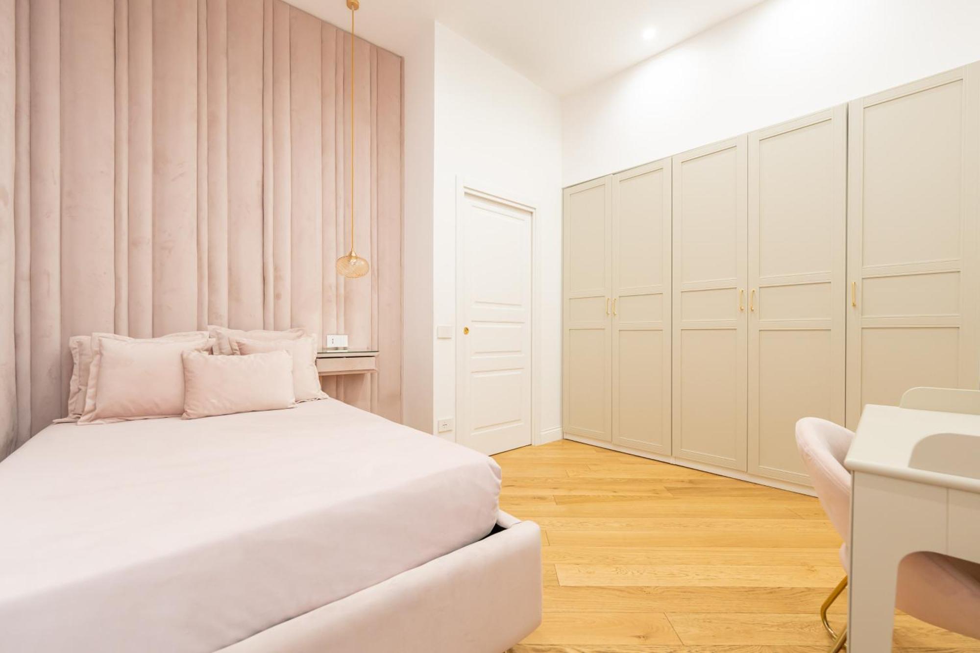 Aristocrat Chiaia Bridge Apartment Napoli Ngoại thất bức ảnh