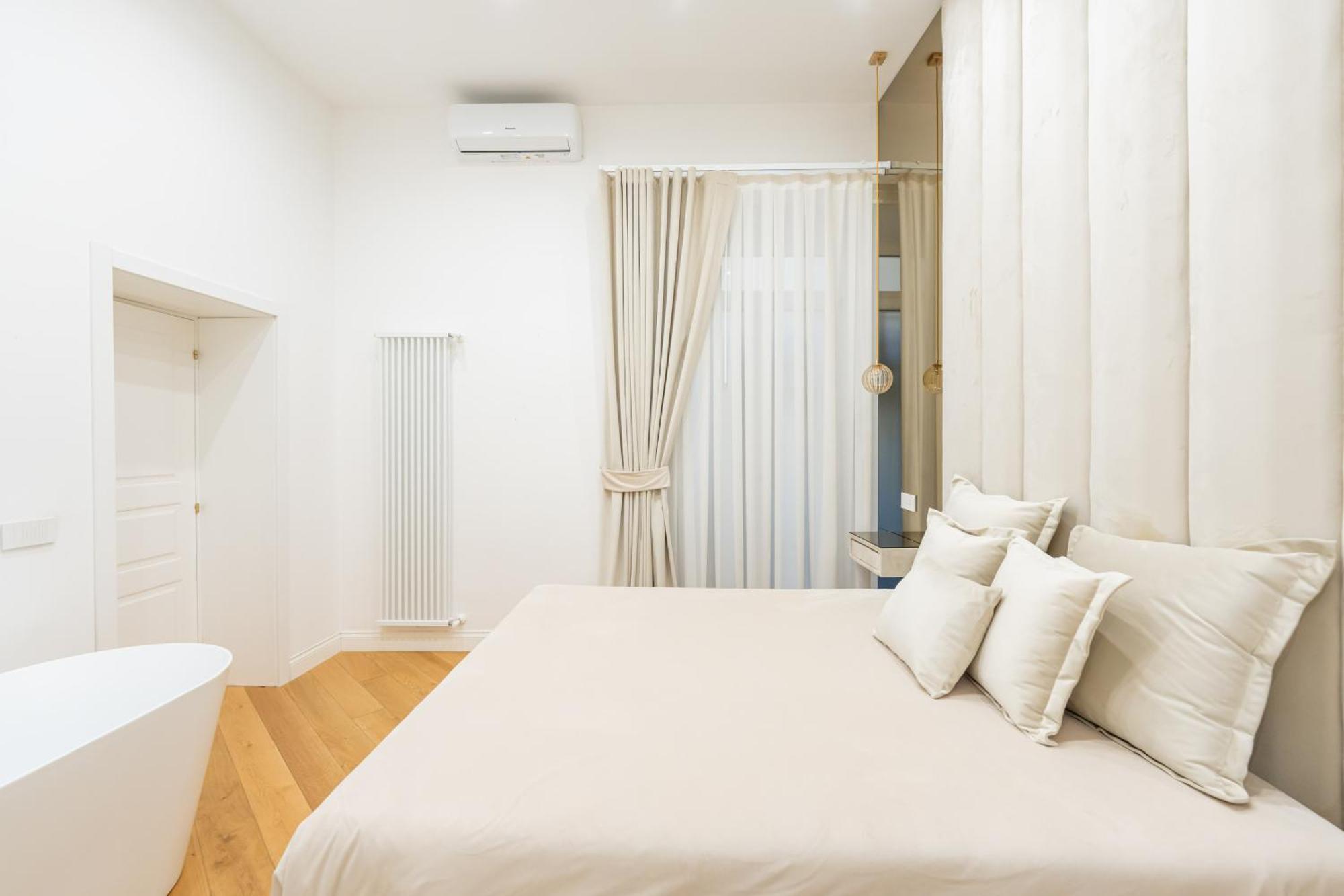 Aristocrat Chiaia Bridge Apartment Napoli Ngoại thất bức ảnh